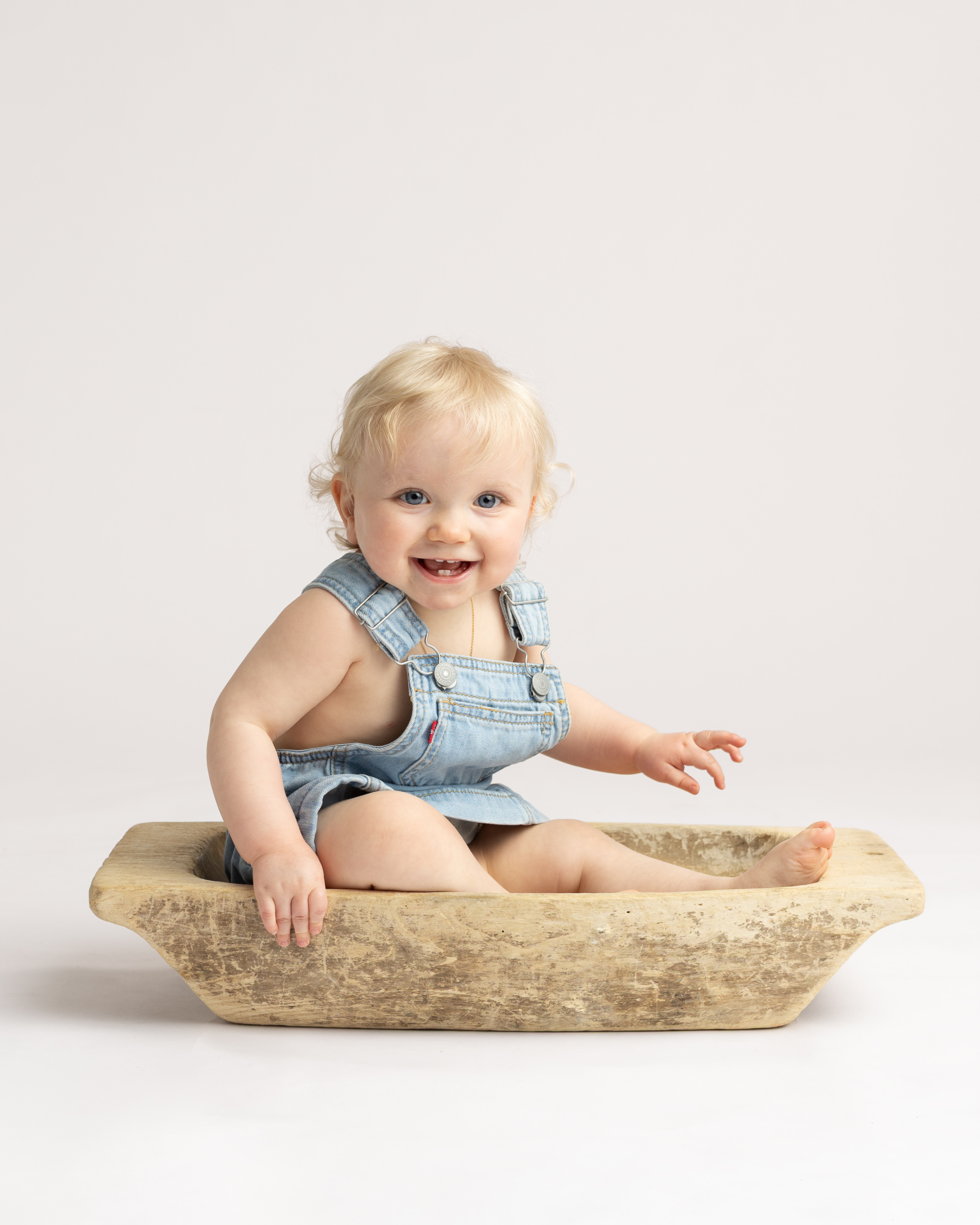 Smilende baby i trebalje